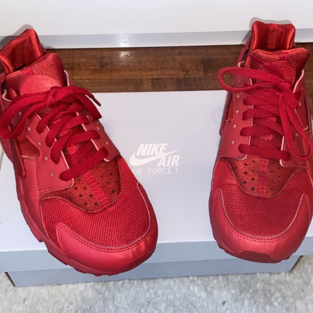 red huaraches